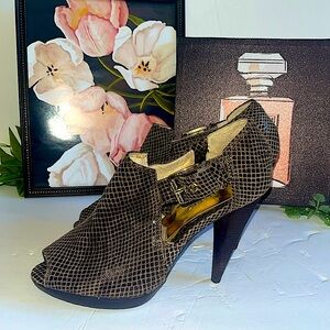 Michael Kors Brown & Gold platform Heels genuine leather snake print sz 7
